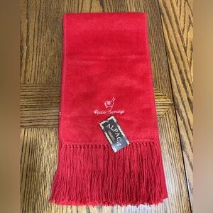 Alpaca Camaro red scarf